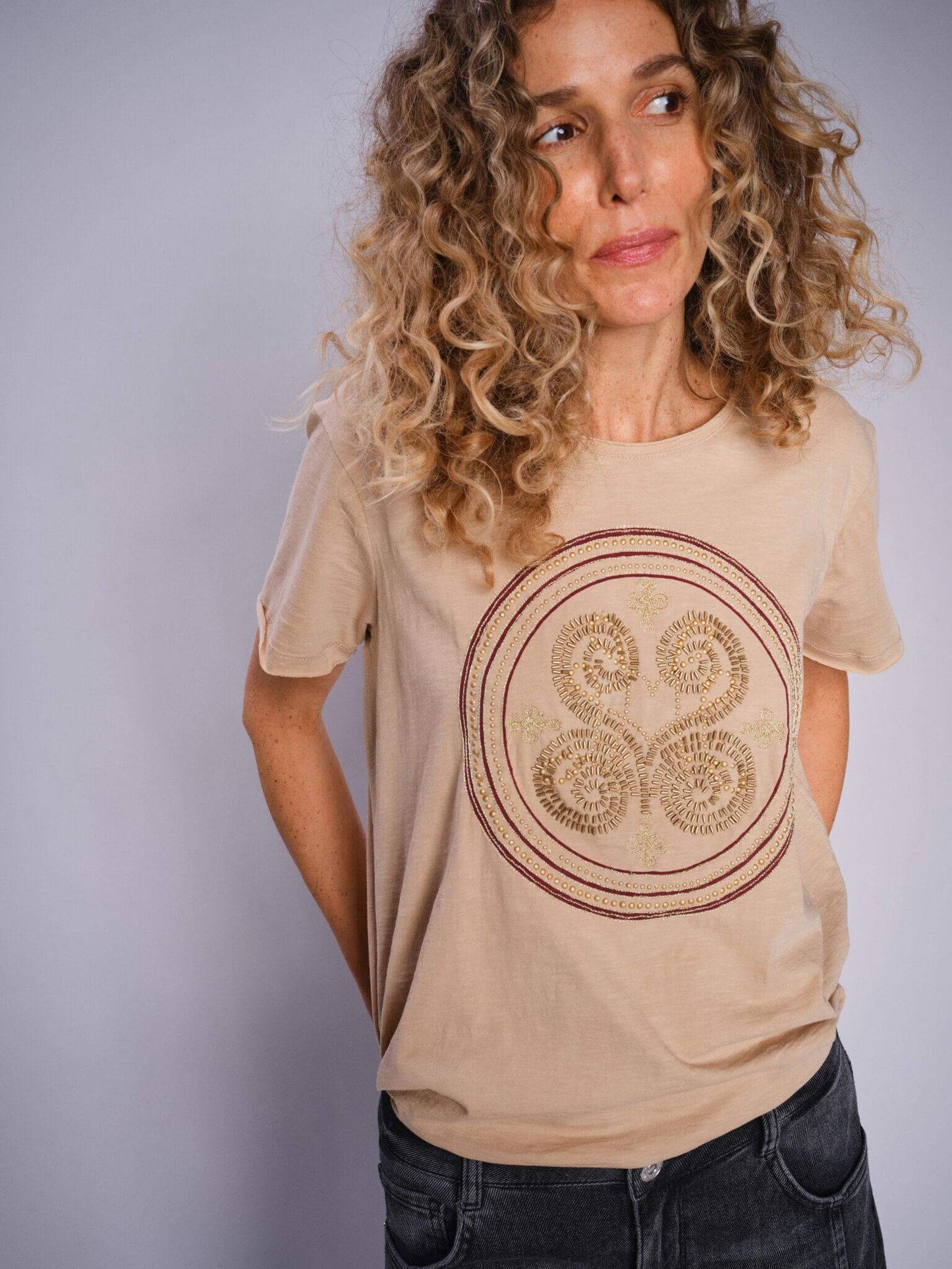 Zano Embroidery Tee Sesame