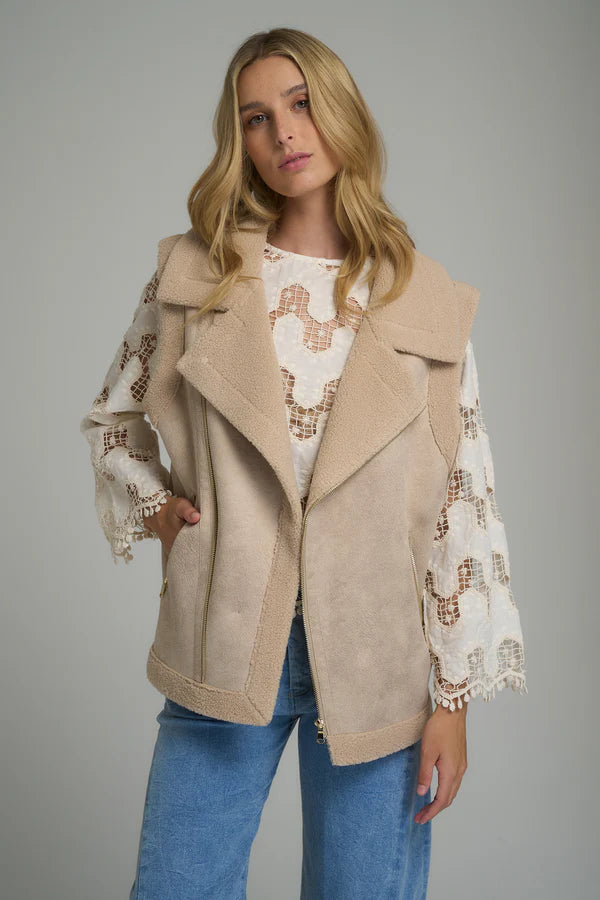 Berkley Vest in Oat