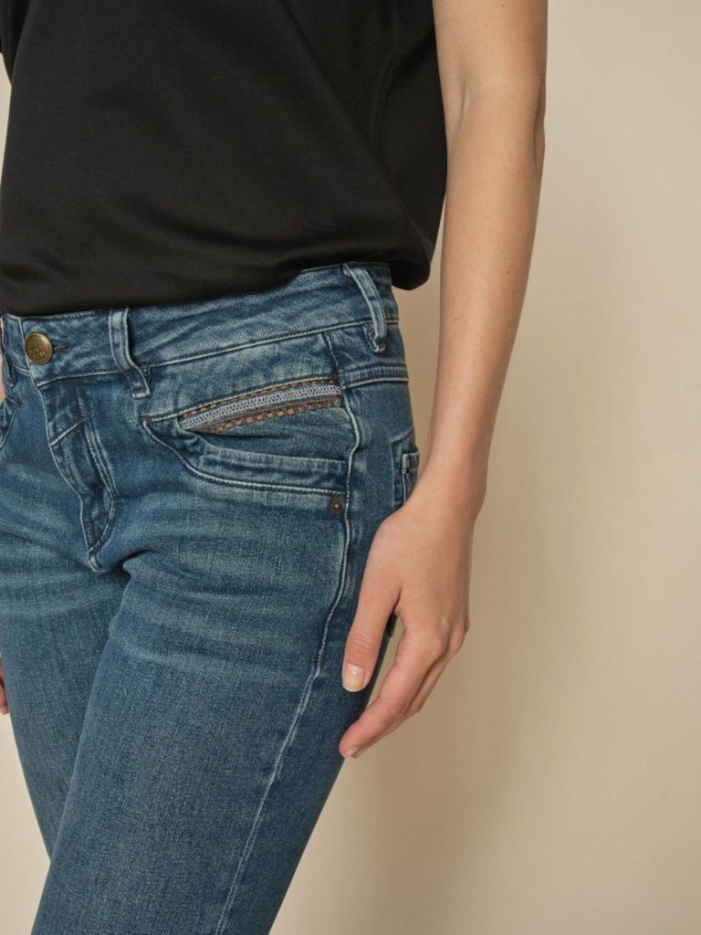 Naomi Delta Jeans Blue