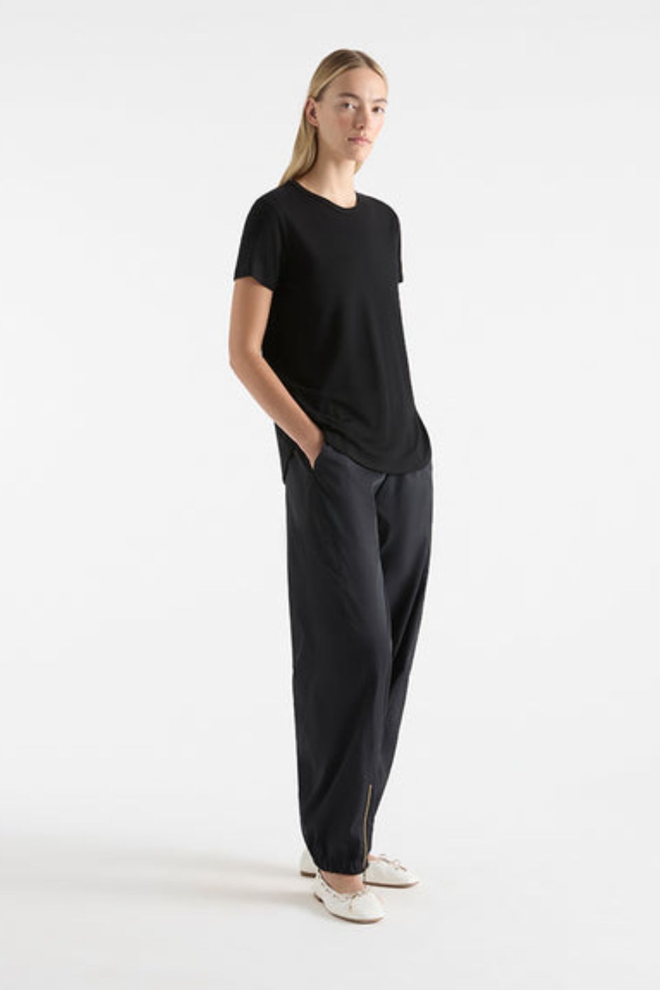 Studio Tee Black