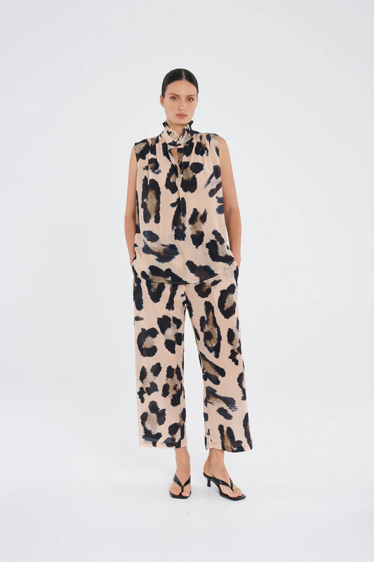 Frill Neck Tank Blurr