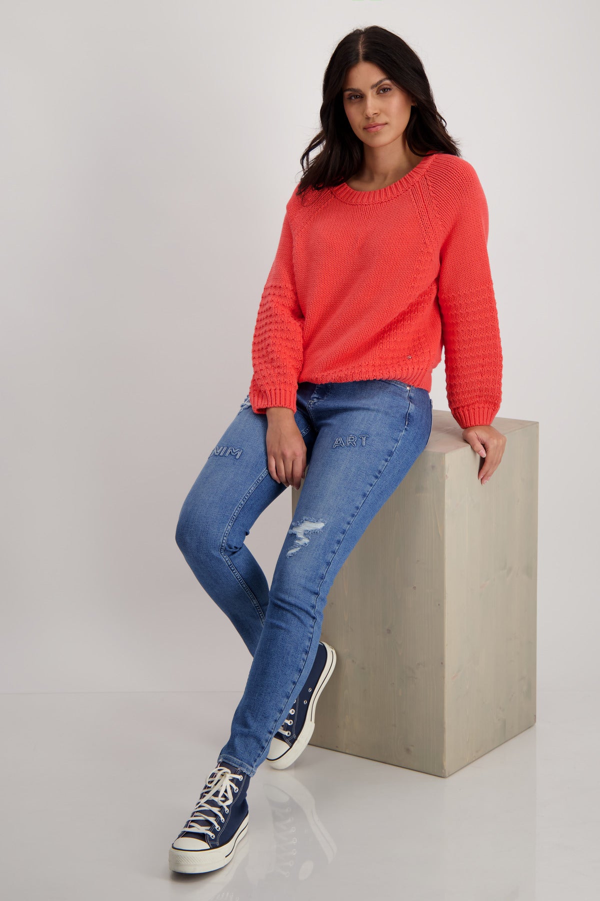 Round Neck Pullover Coral