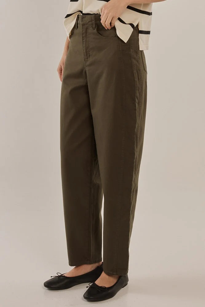 Barrel Leg Chino