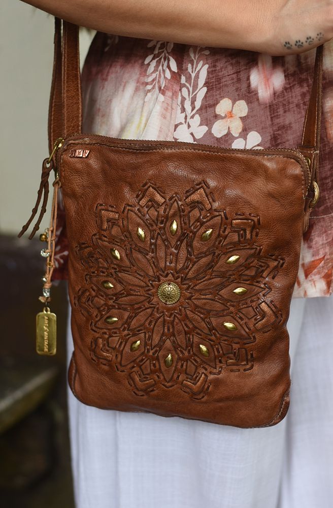 Kali Crossbody Oak