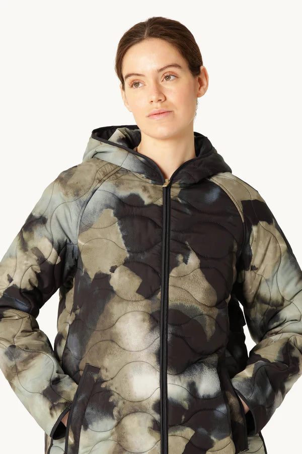 Short Quilt Jacket With Hood