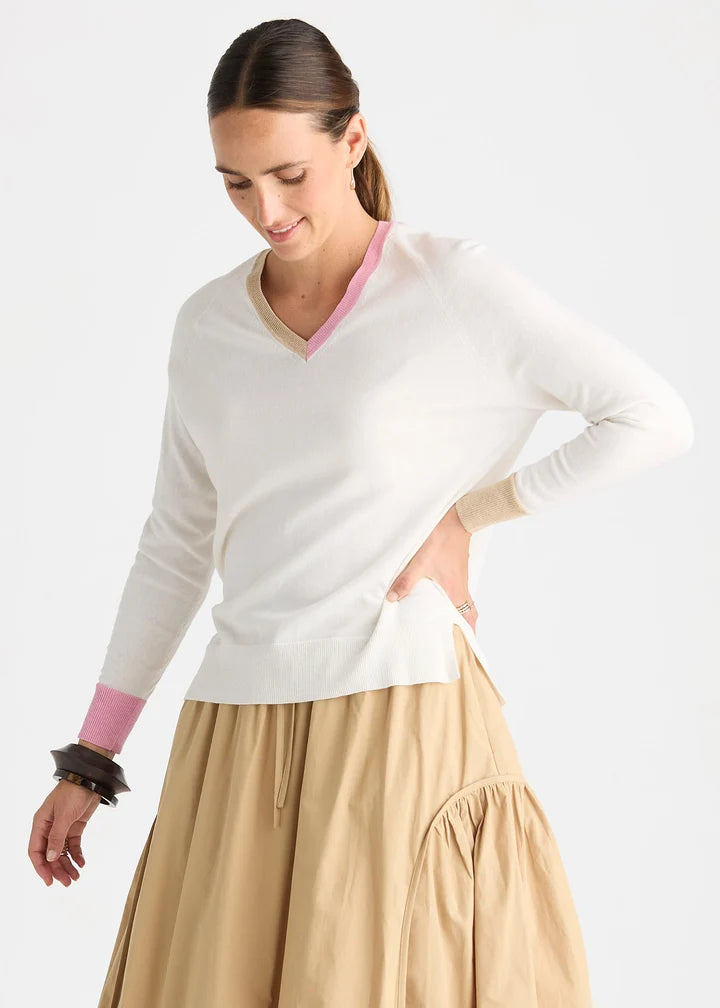 V Accent Top