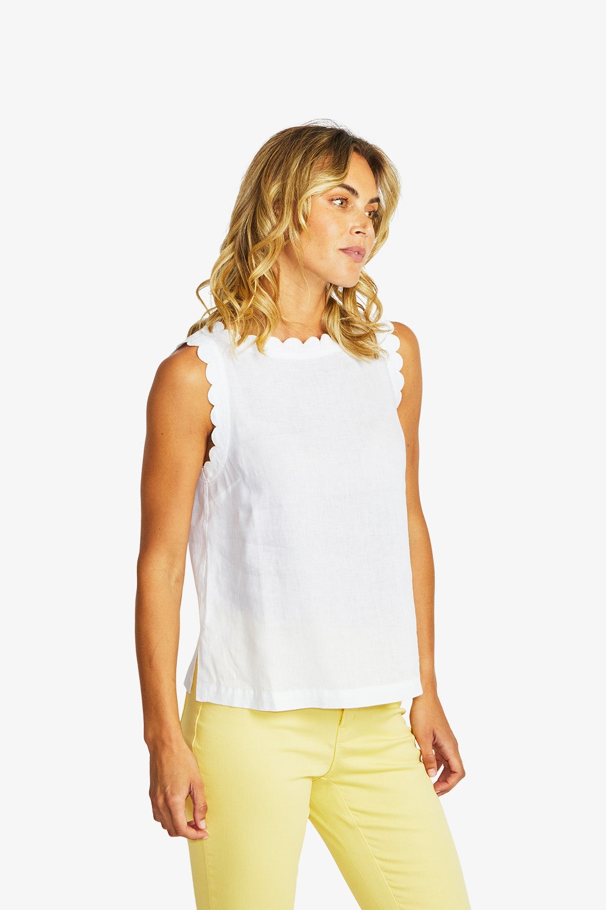 Lucy Linen Scallop Top White