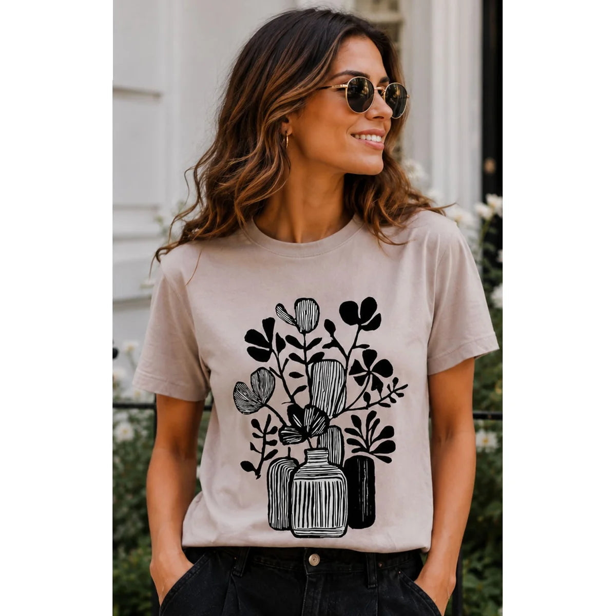 T Shirt Taupe Vase BW