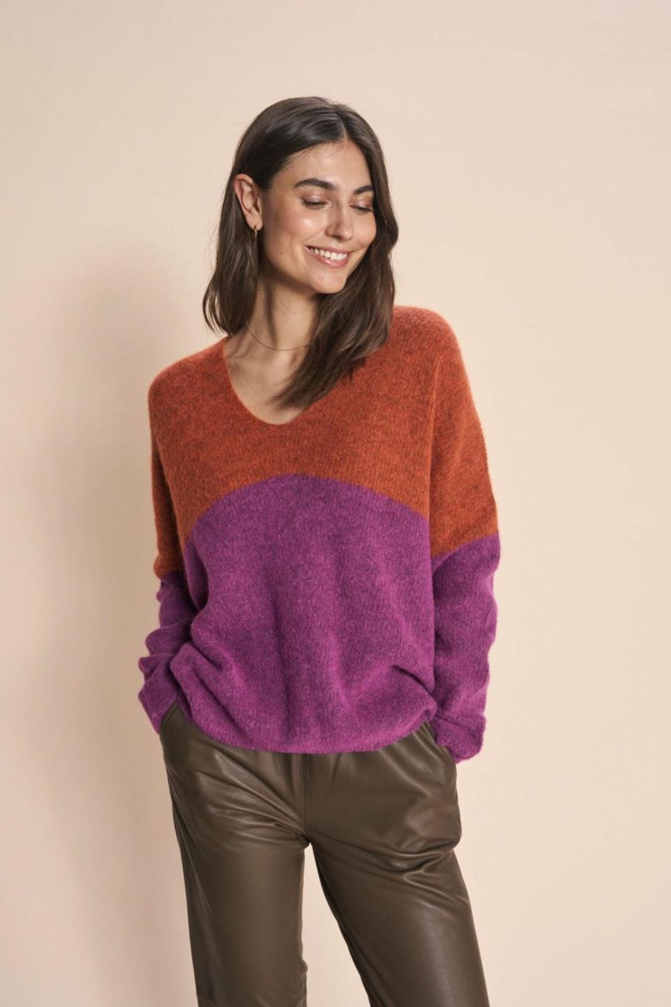 Thora V-Neck Block Knit Vivid Viola