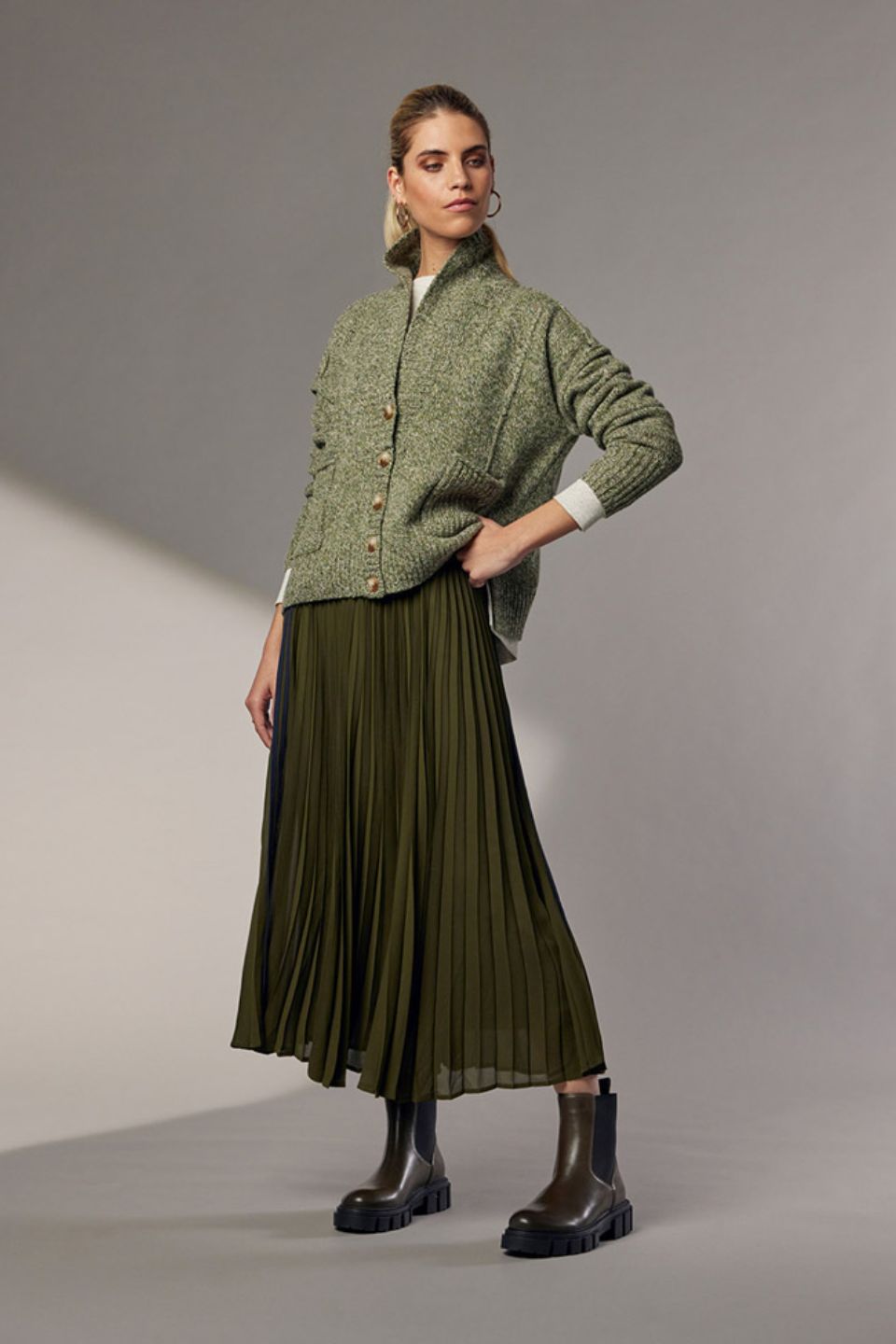 Just Pleat It Skirt in Black or Taupe